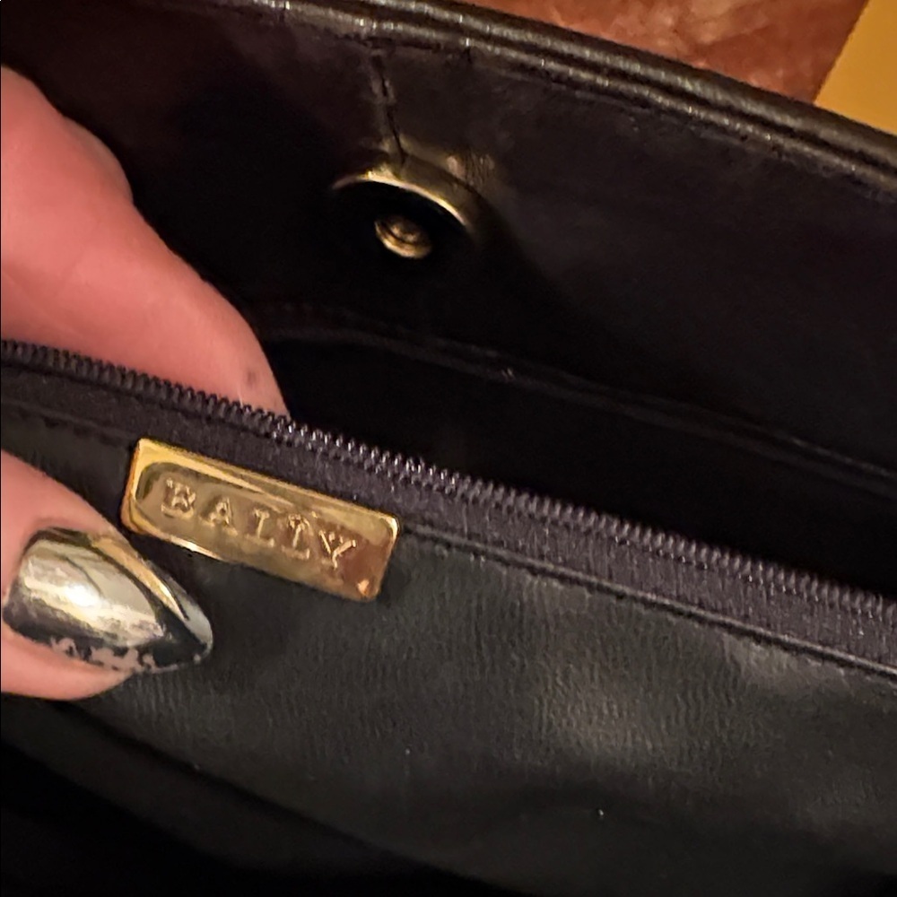 Bally Luxury women’s hand bag in excellent condition - Picture 15 of 16